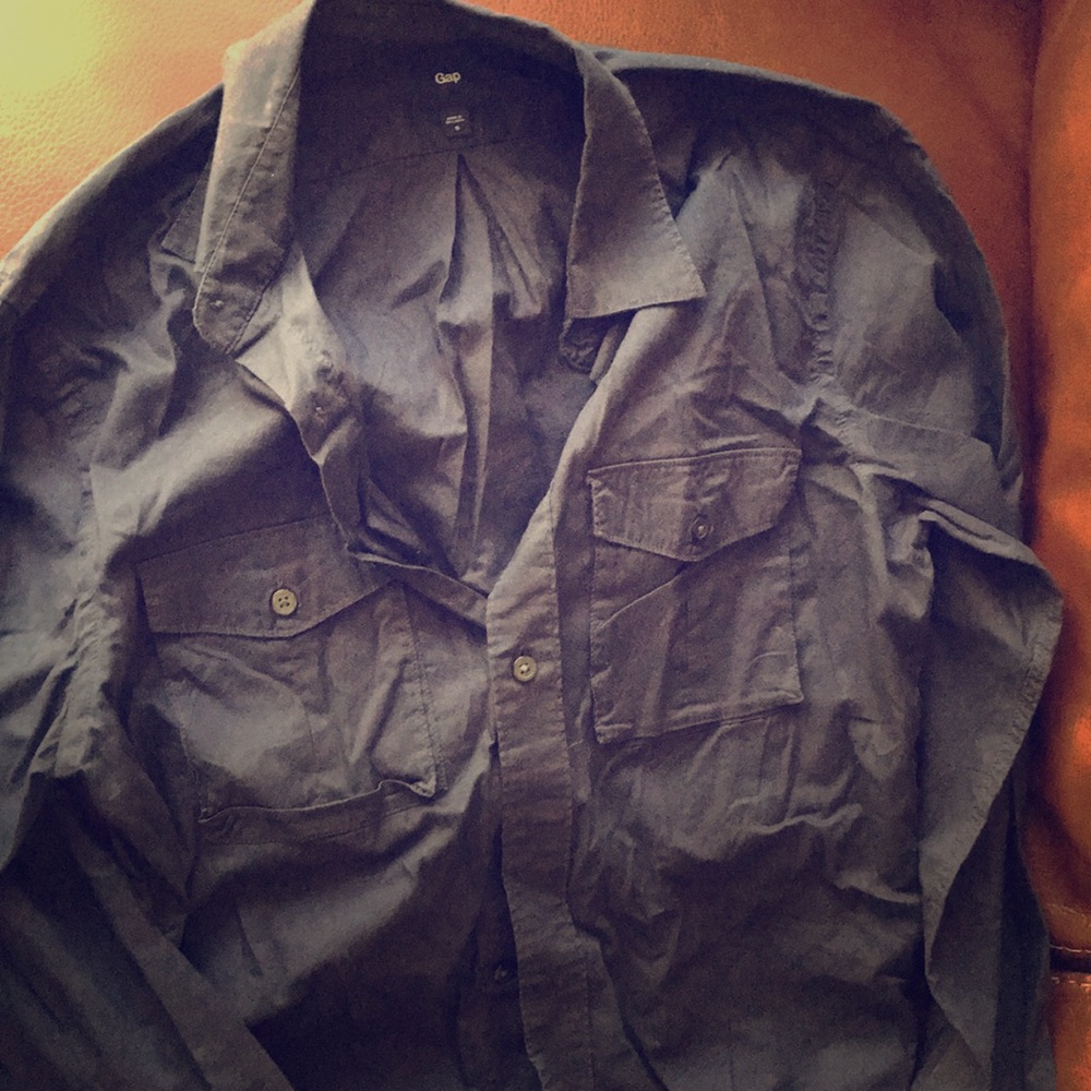 Gap button down shirt